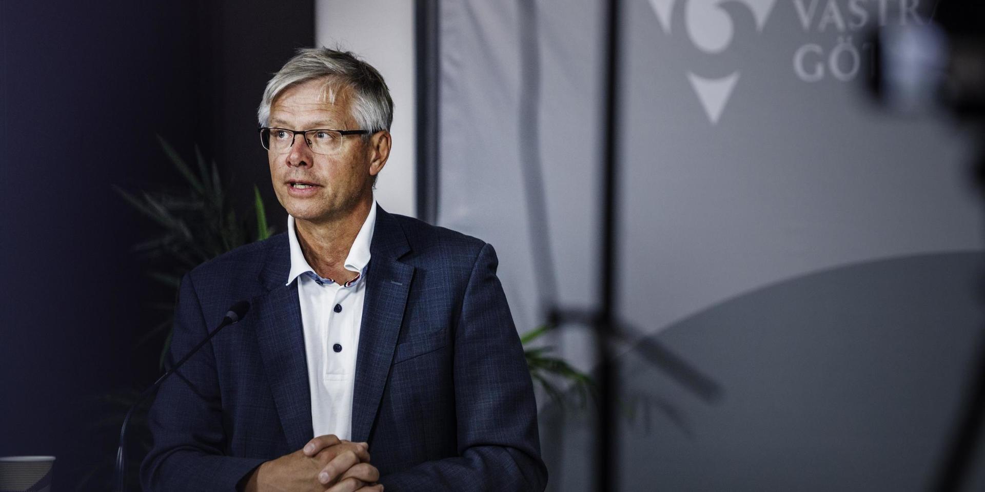 Jan Kilhamn, tillförordnad hälso- och sjukvårdsdirektör i Västra Götaland uppmanar de som undvikit att söka vård på grund av pandemin att höra av sig vid oklara eller allvarliga symtom. 